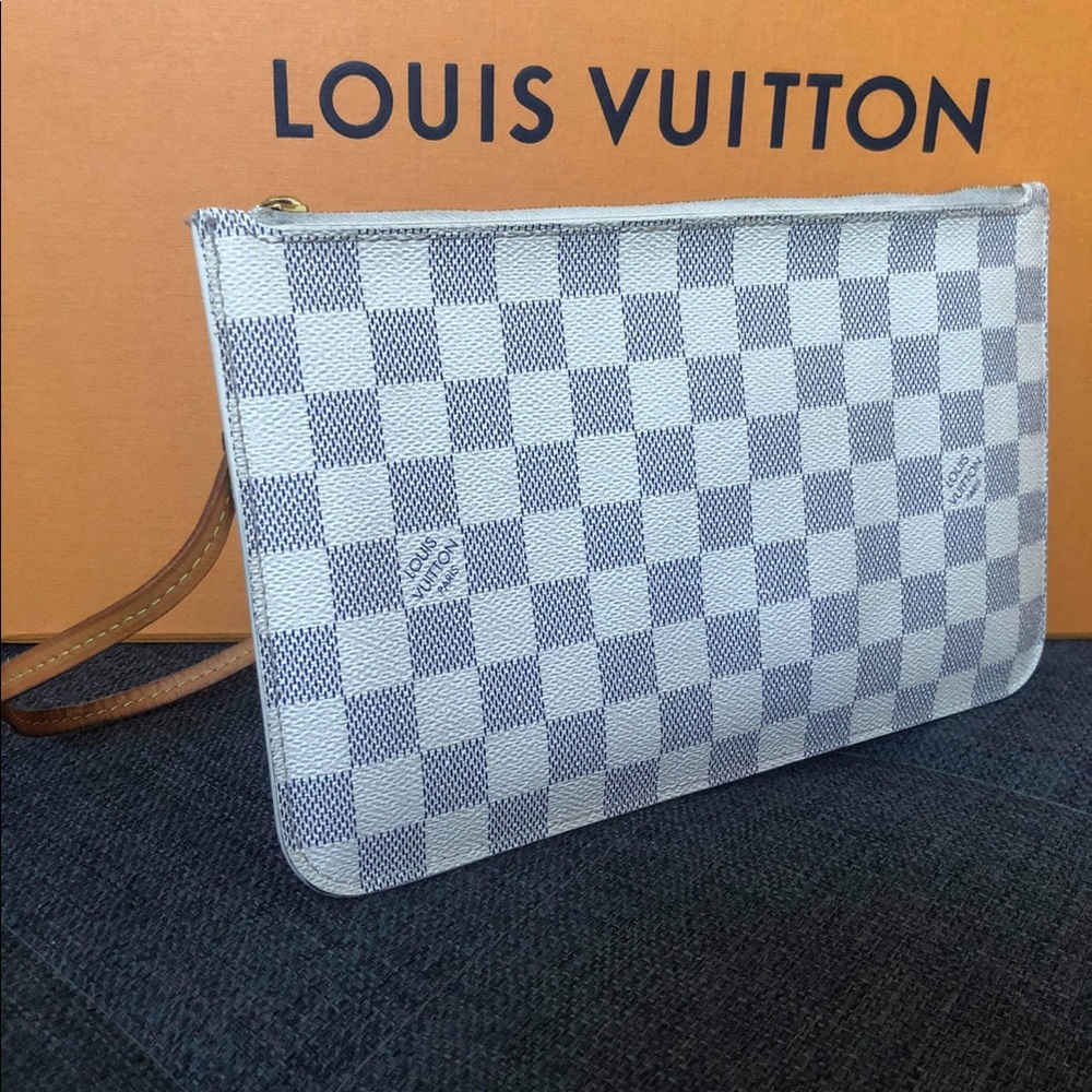 LV wristlet azur